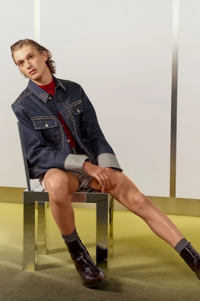 Look 16